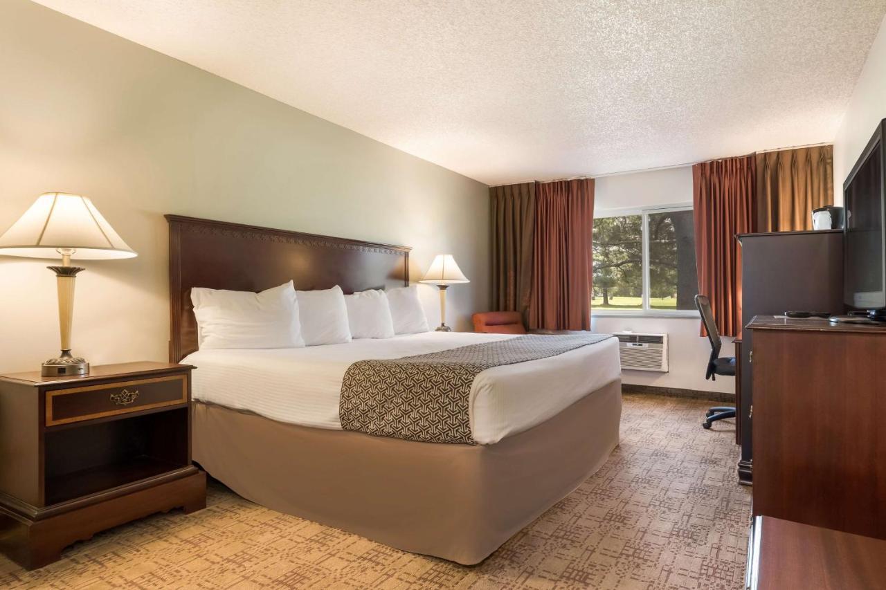 Surestay Hotel By Best Western Thomson Екстериор снимка