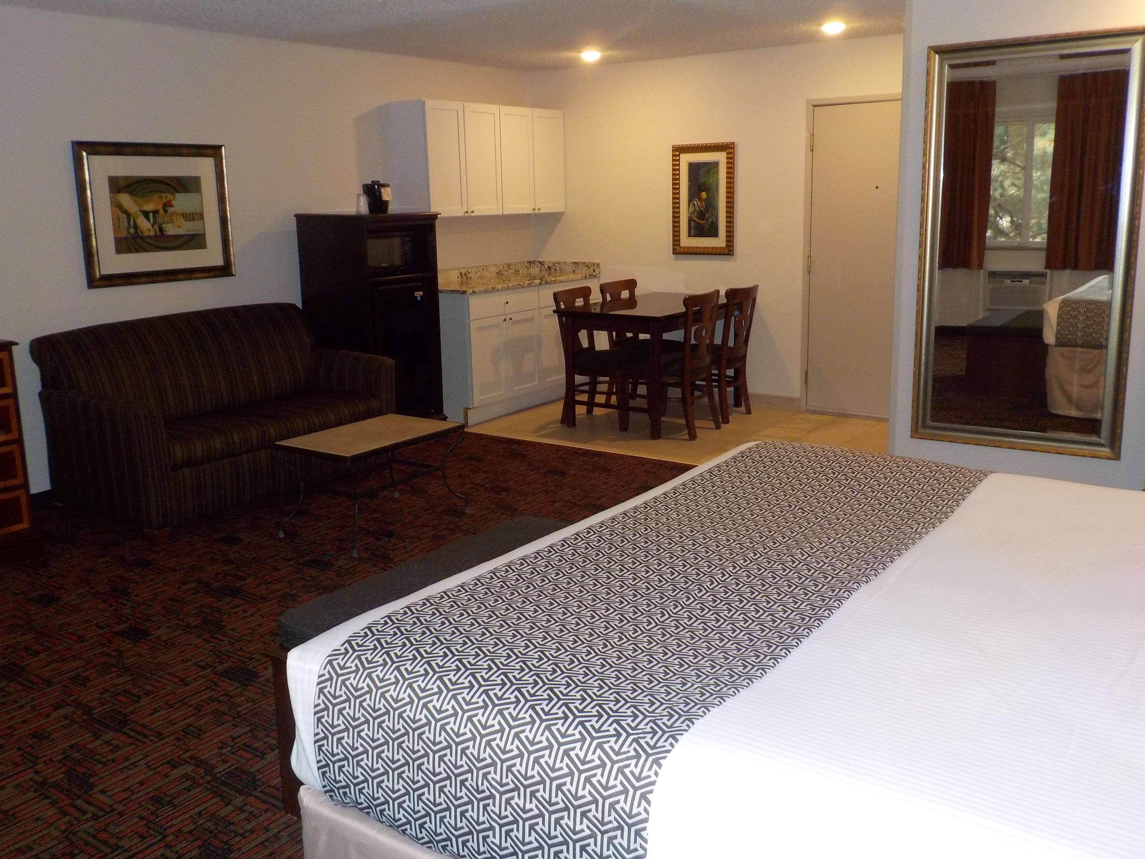 Surestay Hotel By Best Western Thomson Стая снимка