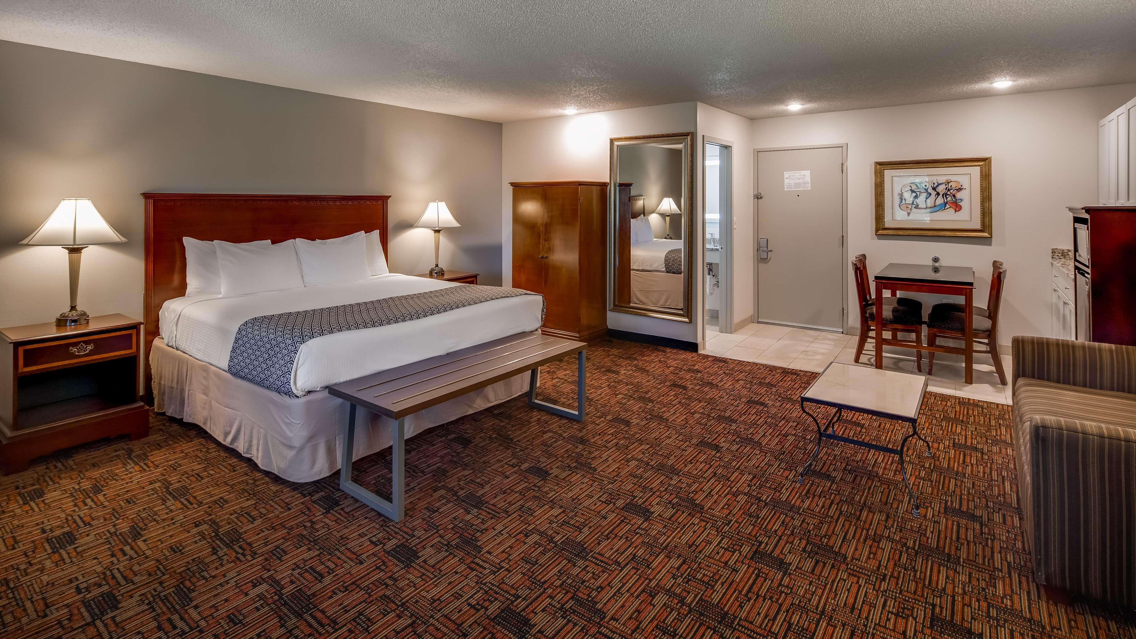 Surestay Hotel By Best Western Thomson Екстериор снимка